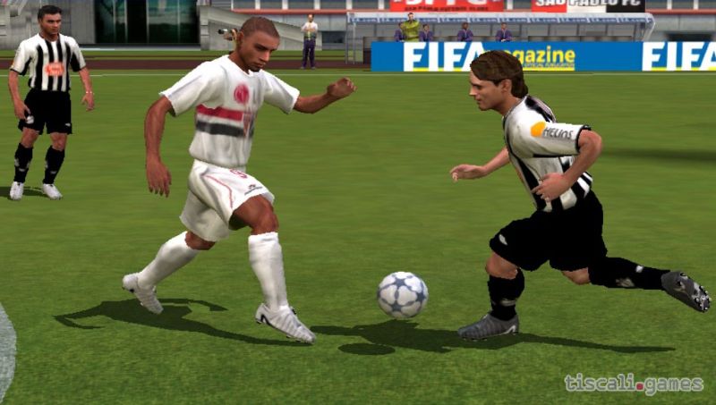 FIFA Soccer 2005 - screenshot 21